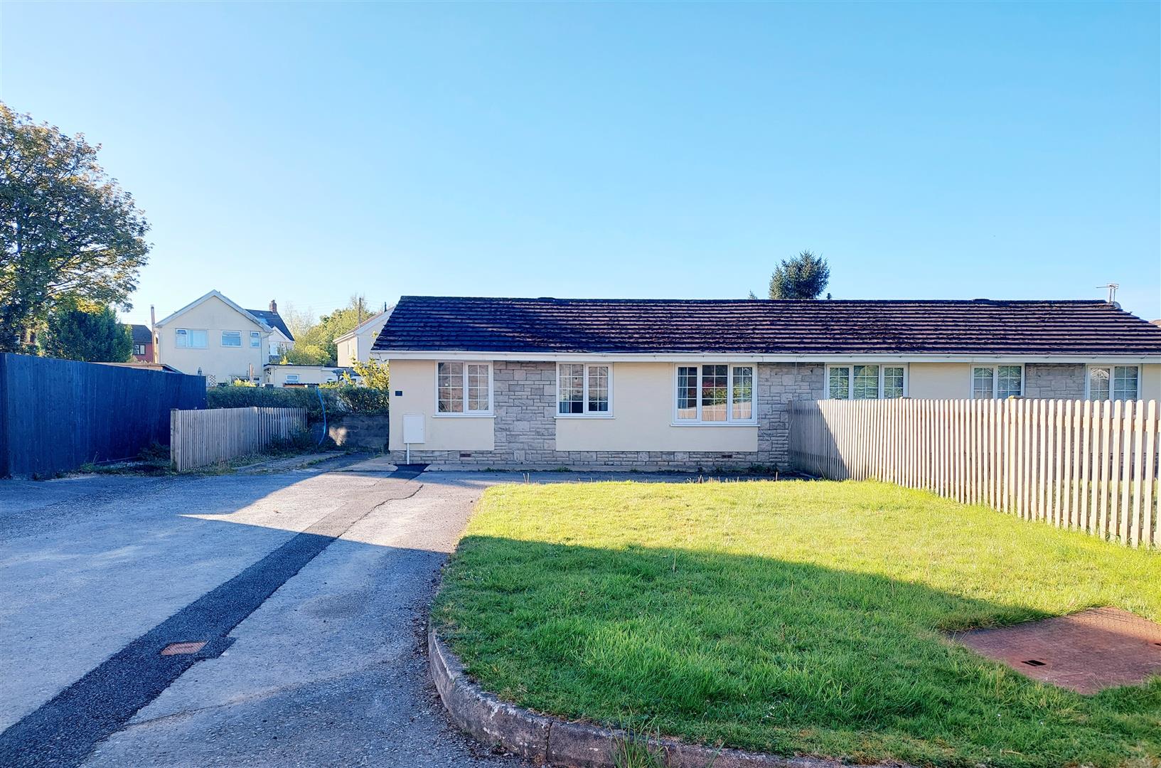 Ashley Court, Crofty, Swansea, SA4 3SS